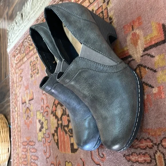 Croft & Barrow clogs shees leather grey sz 7 - Picture 3 of 4